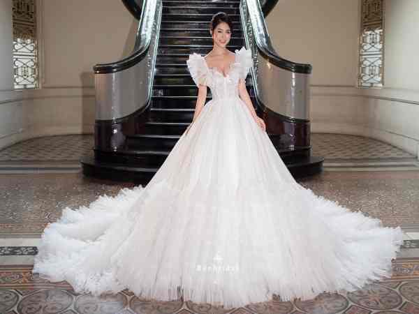 Ngủ mê thấy đi mua váy cưới 