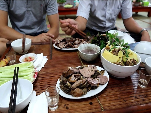 Mơ ăn thịt chó có điềm báo gì và đánh con số nào may mắn?