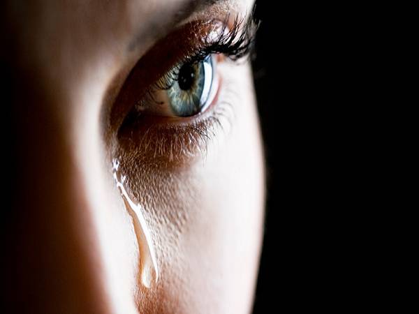Mơ thấy mình khóc có điềm báo gì và đánh số nào?