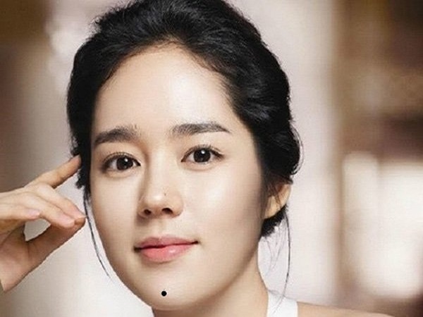 Nốt ruồi giàu sang của phụ nữ không nên xóa