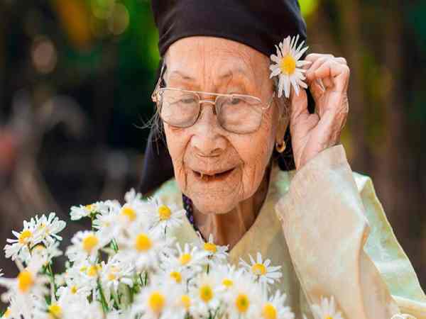 Ngủ mơ thấy bà ngoại đánh con gì?
