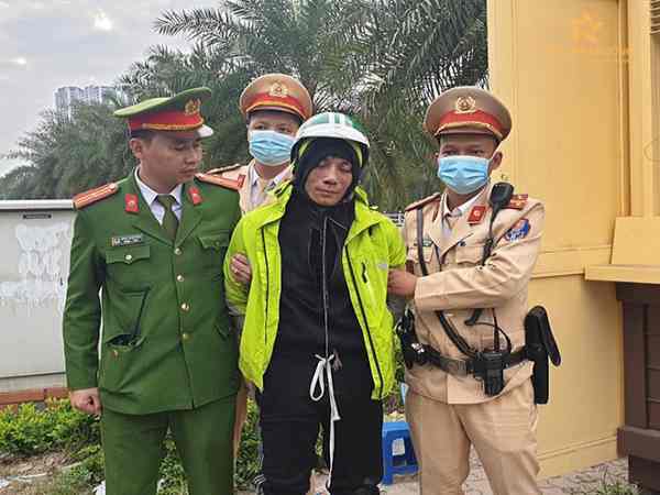 Ngủ mơ thấy mình là công an đi bắt tội phạm