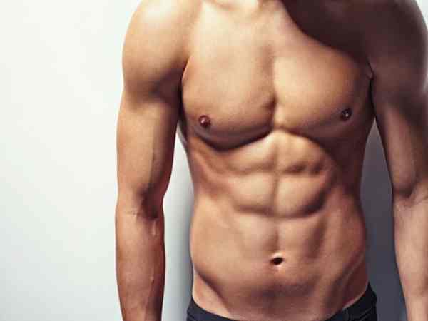 Mơ thấy mình ở truồng nhìn vào gương