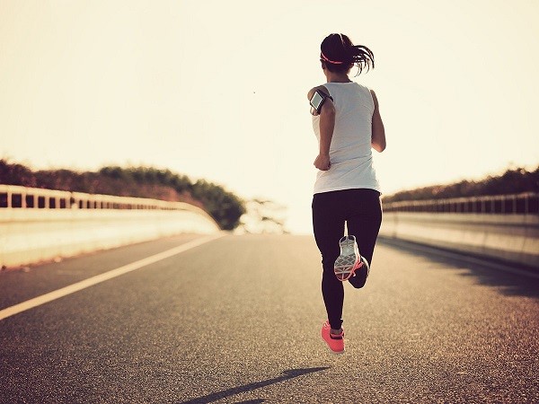 Chạy bộ 30 phút giảm bao nhiêu calo? Cách chạy để giảm cân