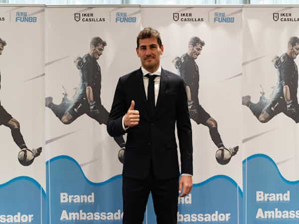 Iker Casillas là một cầu thủ nổi tiếng thế giới.