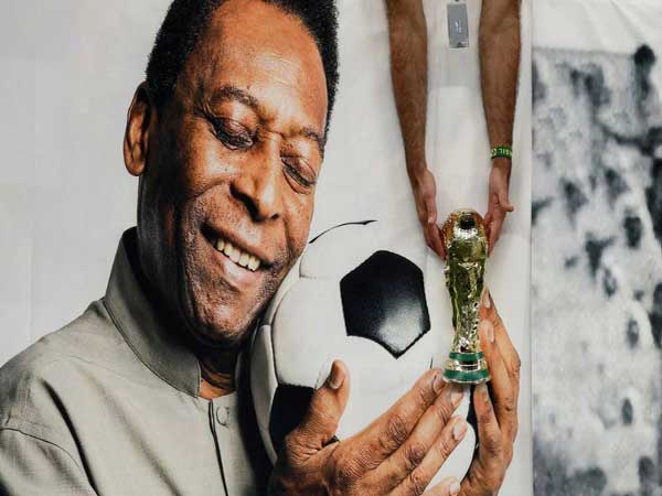 "Vua bóng đá" Pele