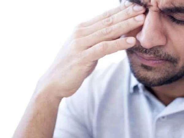 Vận mệnh của tướng người hay chớp mắt