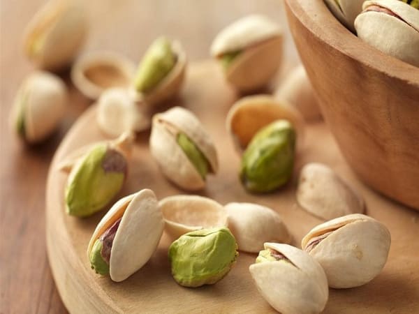 Nếu thấy người khác đang ăn hạt dẻ cười số mấy, ý nghĩa gì