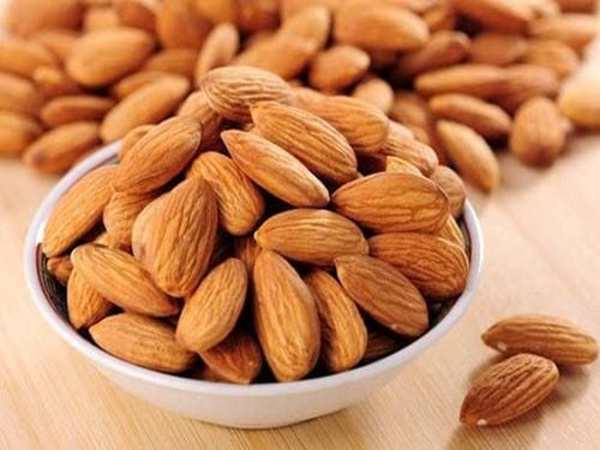 Thấy hạt hạnh nhân có ý nghĩa gì