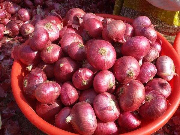 Nằm mơ thấy củ hành có con số gì may mắn