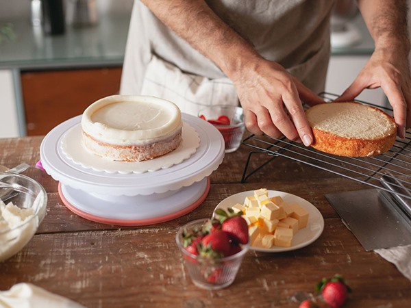 Lý giải điềm báo đằng sau việc ngủ mơ thấy làm bánh