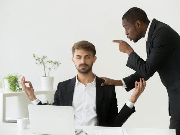 Giải mã những tình huống mơ thấy bị đuổi việc phổ biến