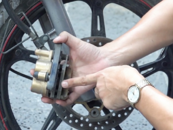 Ngủ mơ thấy xe máy bị hỏng có phải điềm xui xẻo?