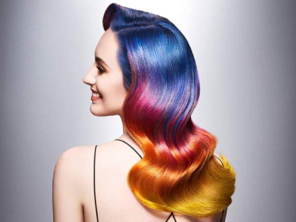 Mơ thấy nhuộm tóc là điềm gì? Dự báo may mắn hay rủi ro?