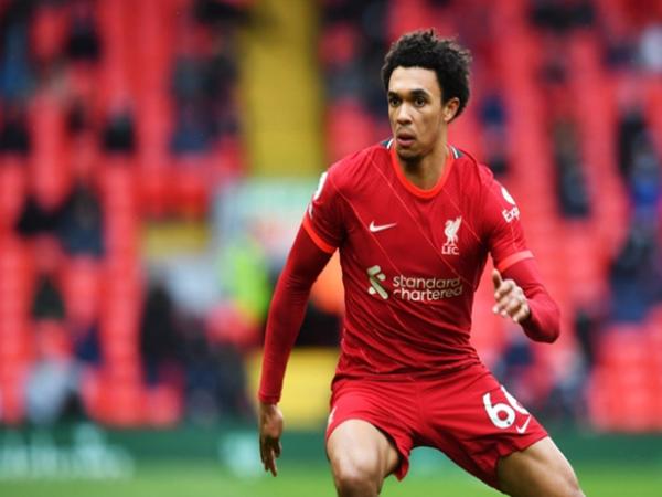 Vai trò của hậu vệ phải trong bóng đá hiện đại