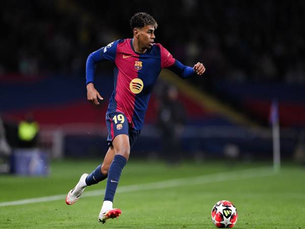 Những tiền đạo cánh phải hay nhất hiện tại và quá khứ