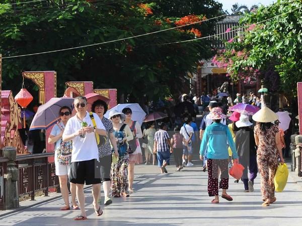 Nằm mơ thấy người nước ngoài có con gì may mắn phát tài Nằm mơ thấy người nước ngoài có con gì may mắn phát tài